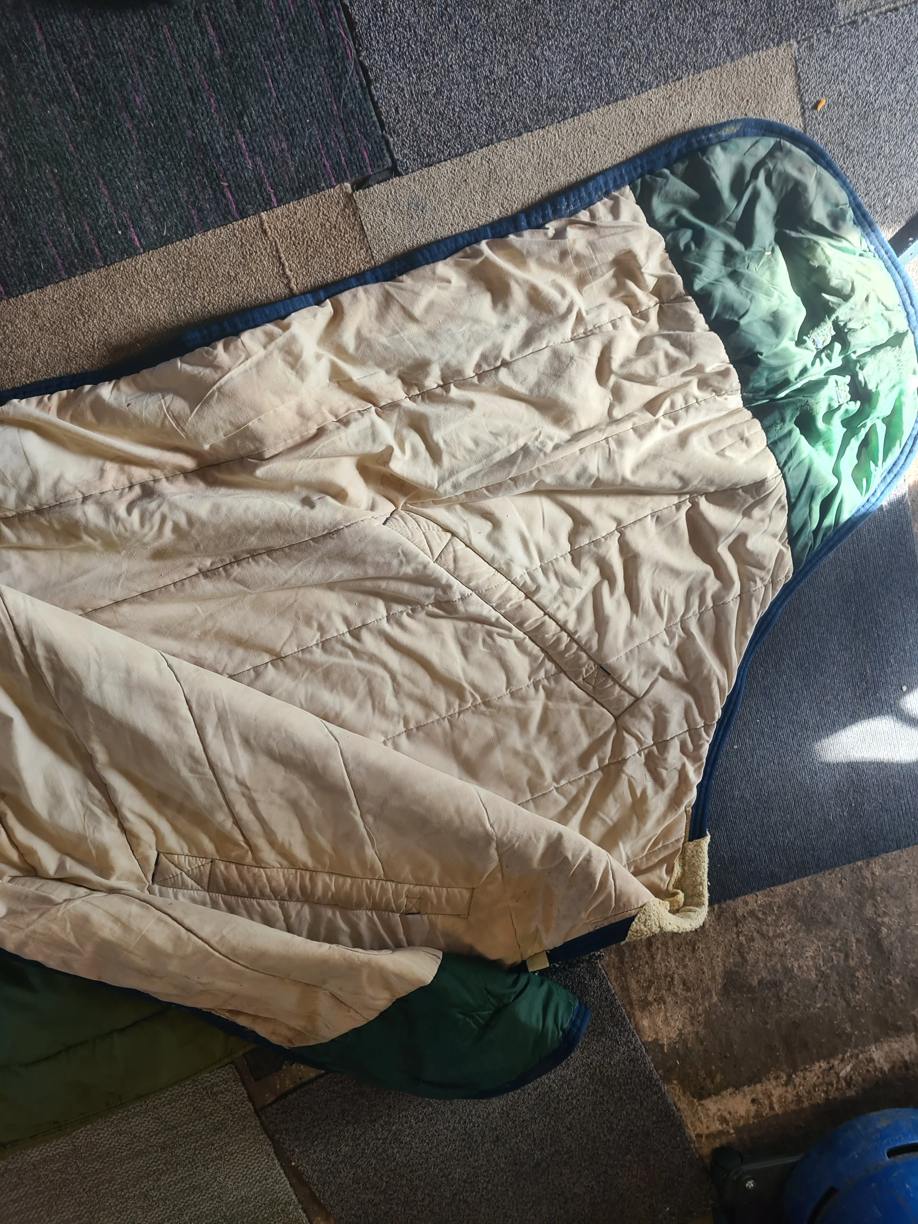 5'3 shires medium stable rug
