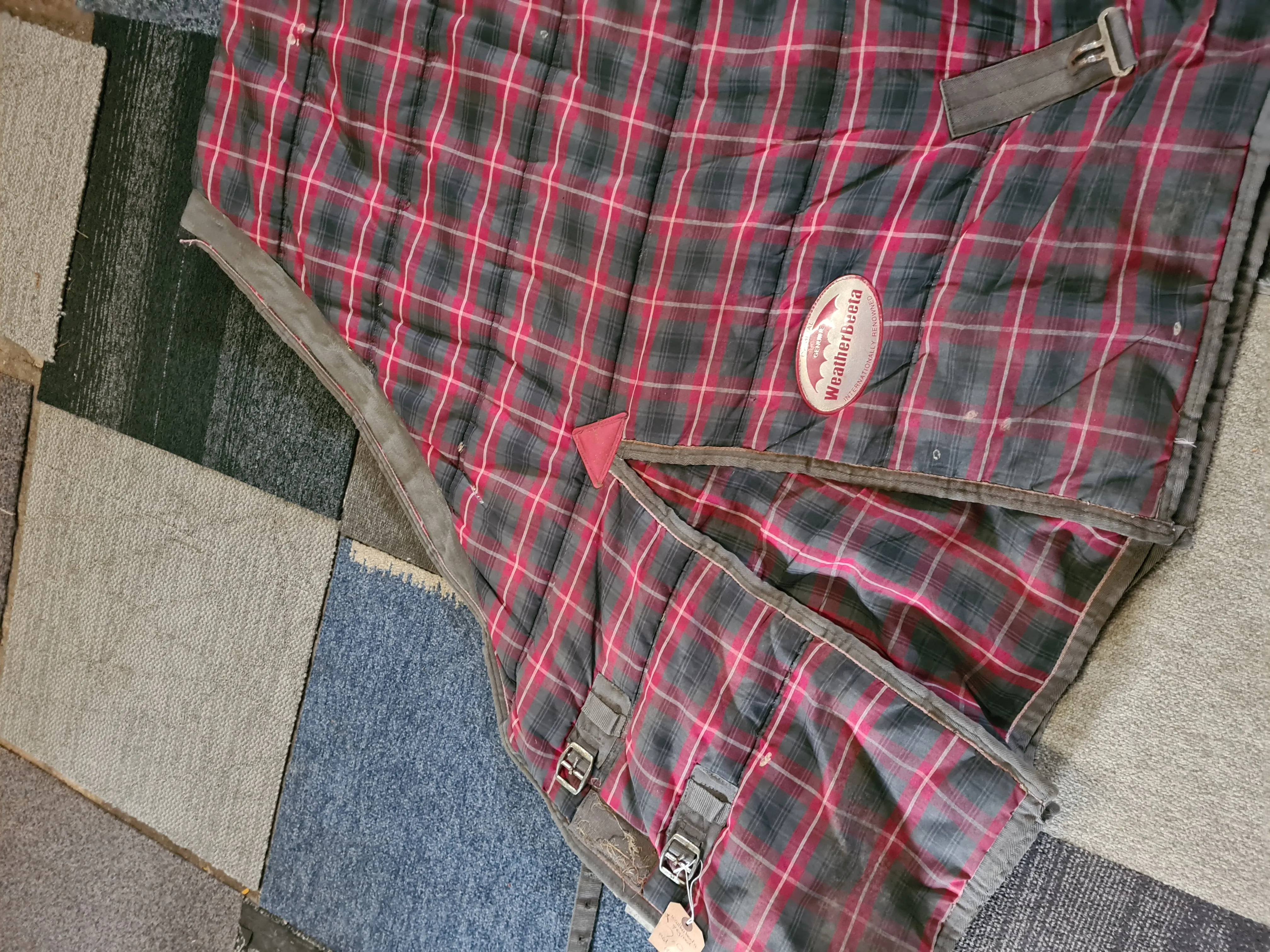 7'0 weatherbeeta, medium stable grey and red