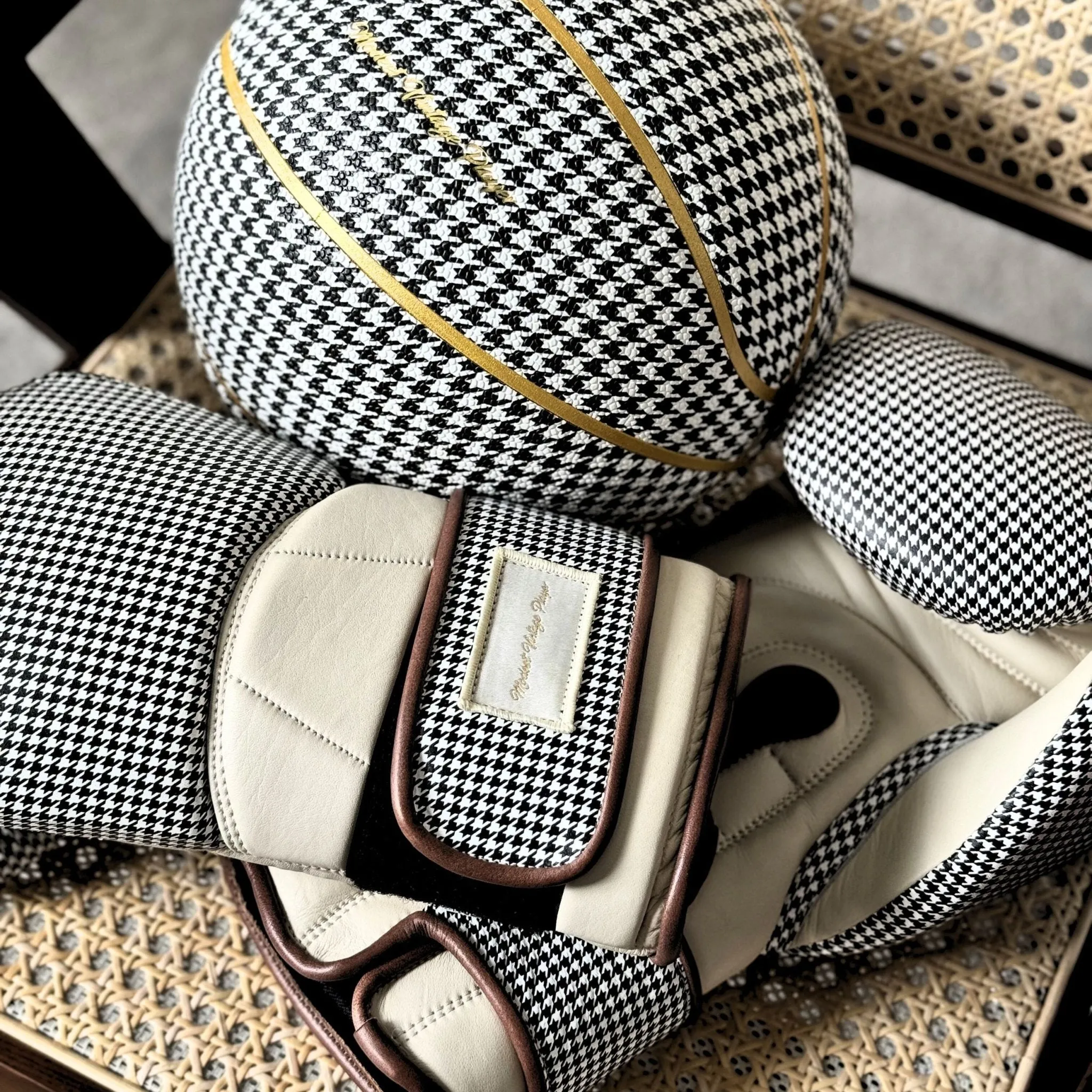 Elite Houndstooth Leather Boxing Gloves (Strap Up) - Cream
