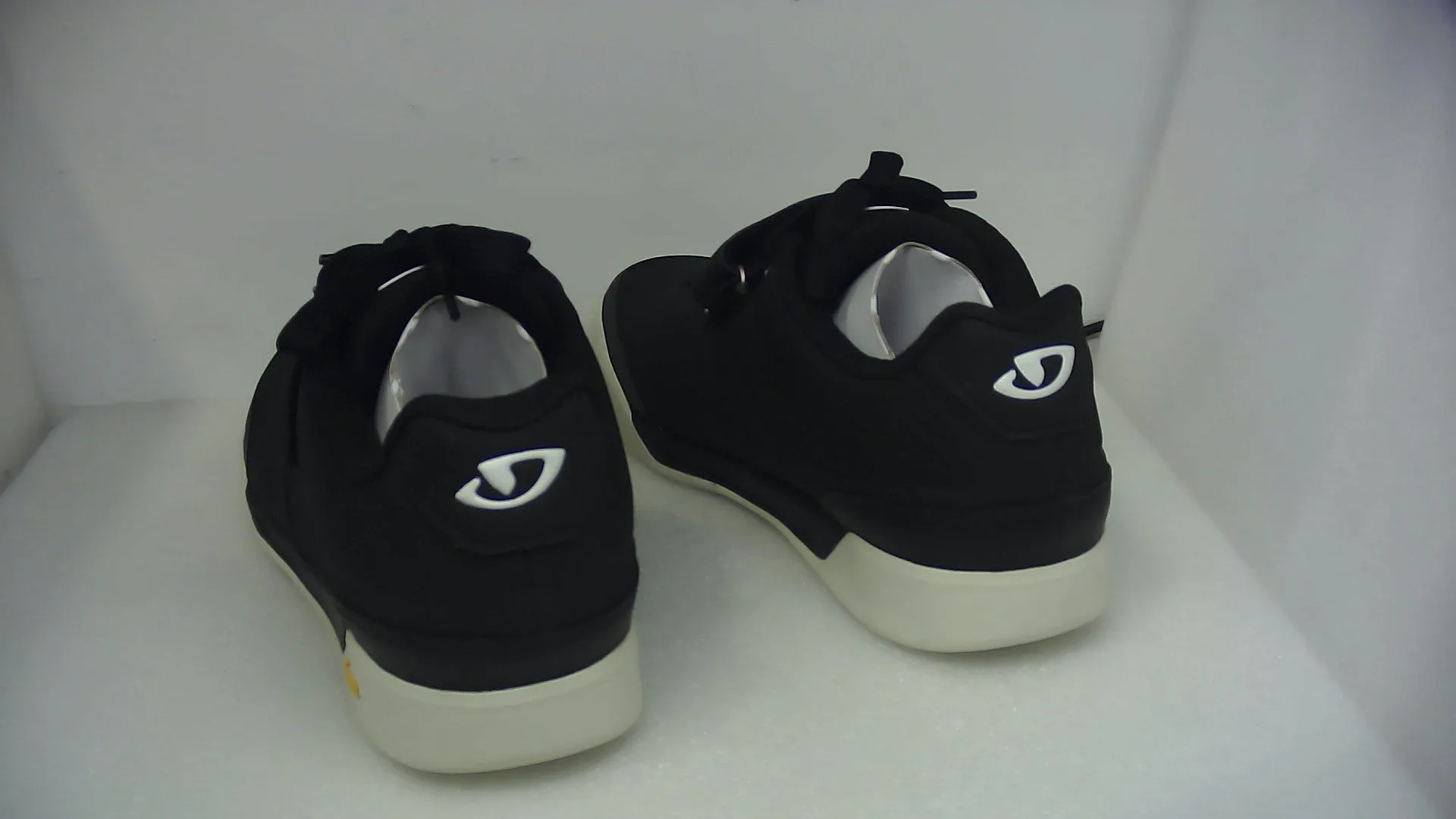 Giro Chamber Ii - Gwin Black/White - 44 (Without Original Box)