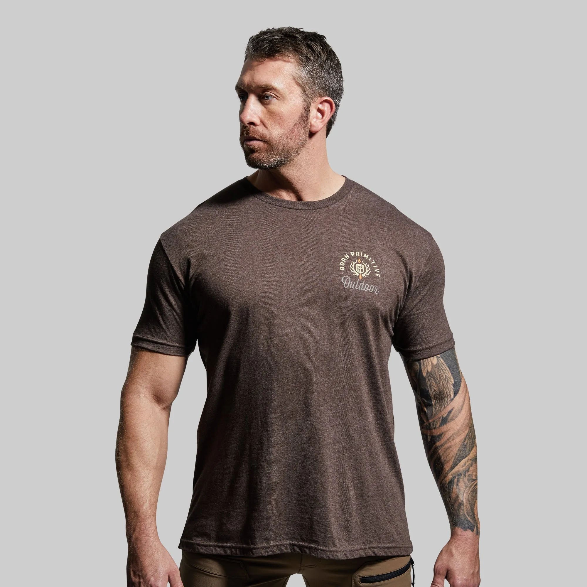 Outdoor Mule Deer Badge T-Shirt (Chestnut)
