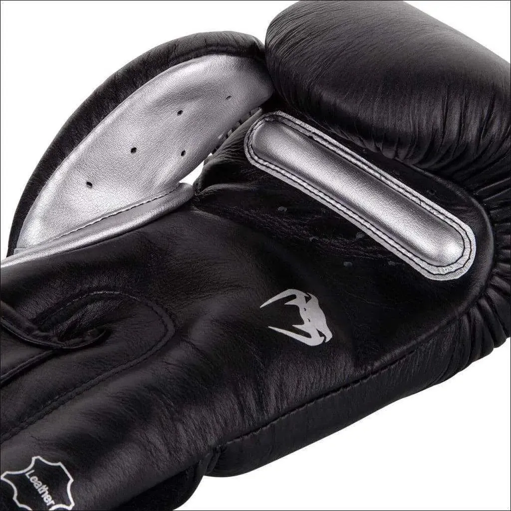 Venum Giant 3.0 Boxing Gloves